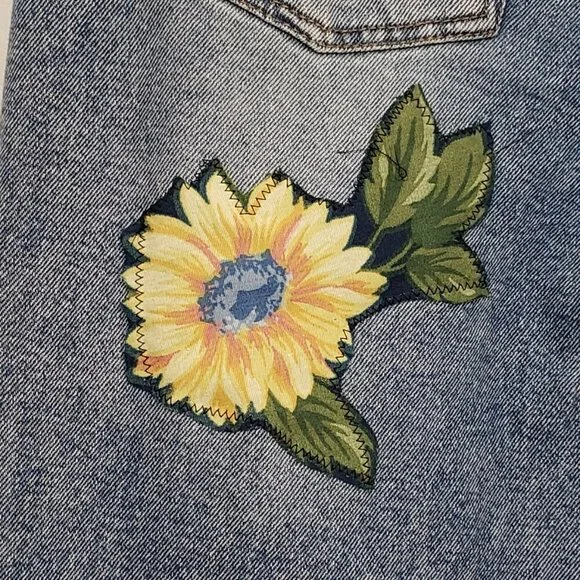 Wild Fable Upcycled Re-worked Jeans Floral Flowers Cottagecore Grandmacore Sz 8 - Picture 6 of 10